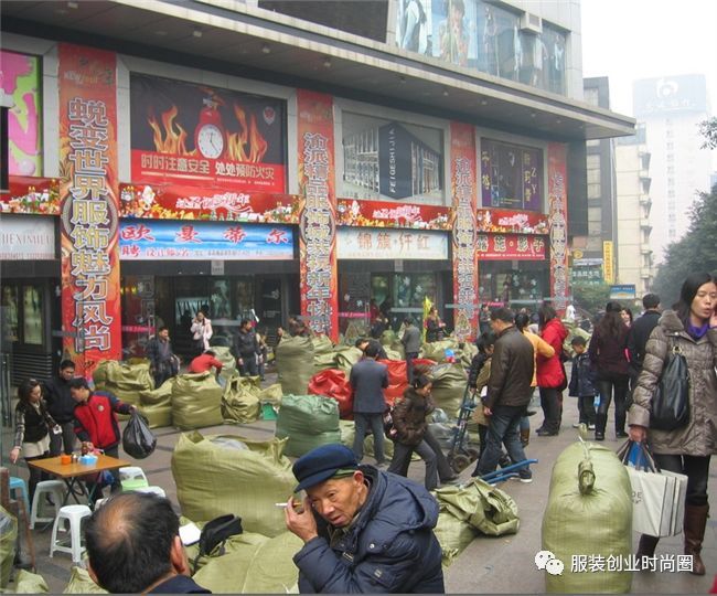 重慶朝天門(mén)服裝批發(fā)市場(chǎng)新手拿貨全攻略 避坑指南與實(shí)戰(zhàn)技巧
